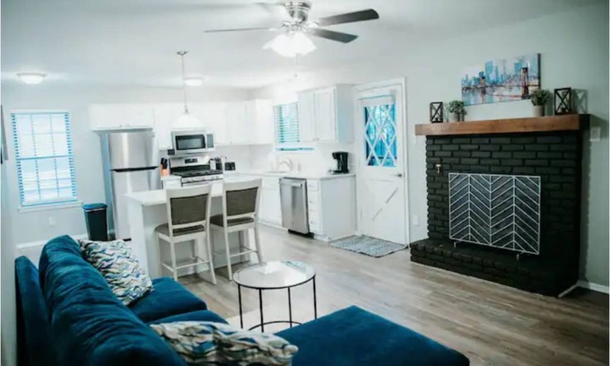 Jacksonville House | Highly Rated Double Diamond Rentals: Modern Home with Views