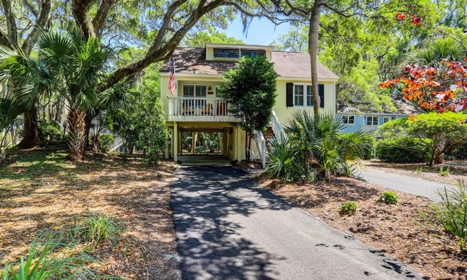 Seabrook Island House | Discover Double Eagle Delight: Pet-Friendly & Pool Access