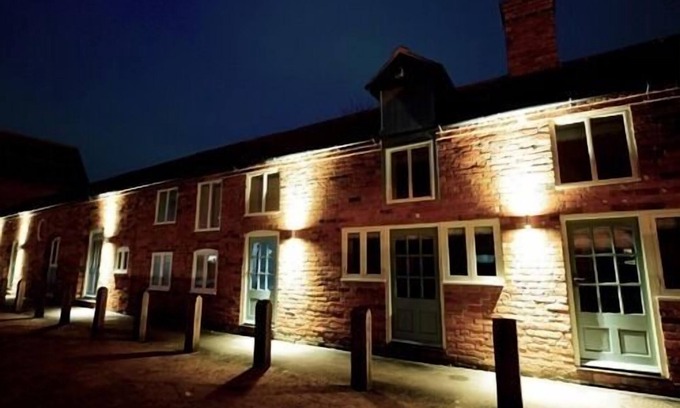 Wem House | Comfortable Double Ensuite at The Coaching Barns - 9.6/10