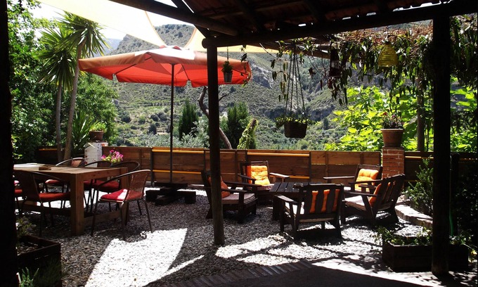 Quentar House | Cozy Guesthouse Double Ensuite Room with Pool & Spa