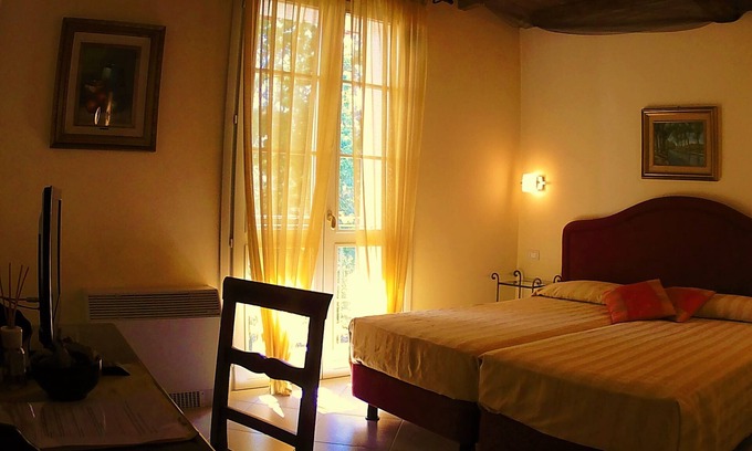Malalbergo Other | Historic Double/Twin Room in a 16th Century Farmhouse