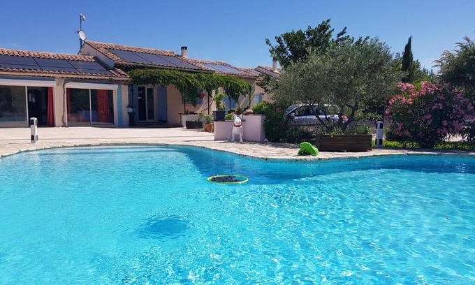 Cabrieres-d'Avignon House | Spacious Double Maison for 12-15 with Pool & Pet Friendly