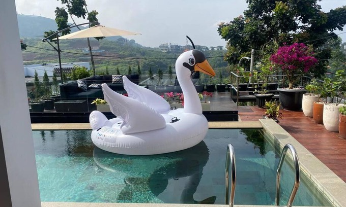 Ciburial Villa | Elegant Double R Villa F11 in Scenic Dago Village