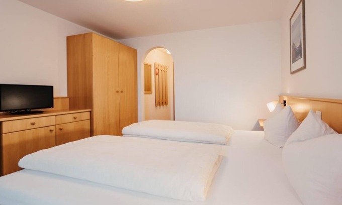 Muehlbach Am Hochkoenig Bed & Breakfast | Cozy Double Room at Kopphütte, Alpengasthof with Spa