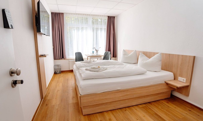 Heilbad Heiligenstadt Apartment | Double room with private corridor bath & terrace/Iberg view - Sonnenschein Hotel &