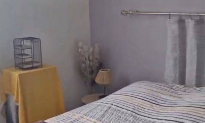 Saint-Andre-de-Cubzac Bed & Breakfast | Comfortable Double Room with Breakfast & Spa Amenities