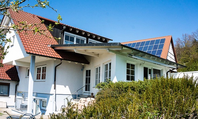 Rangendingen Apartment | Cozy Double Room with Breakfast for a Family Getaway