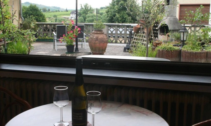Uerzig Bed & Breakfast | Cozy Double Room at Wine and Guest House Hermann-Josef