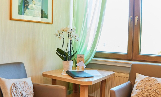 Wolf Cottage | Comfortable Double Room at Gäste- und Weinhaus Haus Schatzgarten