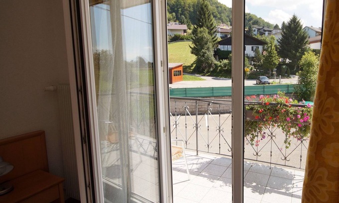 Weyregg am Attersee Cottage | Double room 32 partial lake view - Gasthof zur Landeroith GmbH