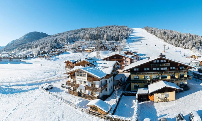 Hundsdorfl House | Comfortable Double Room at B&B Hotel Die Bergquelle