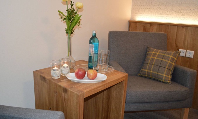 Eslohe Apartment | Cozy Double Room D with Breakfast & Child-Friendly Amenities