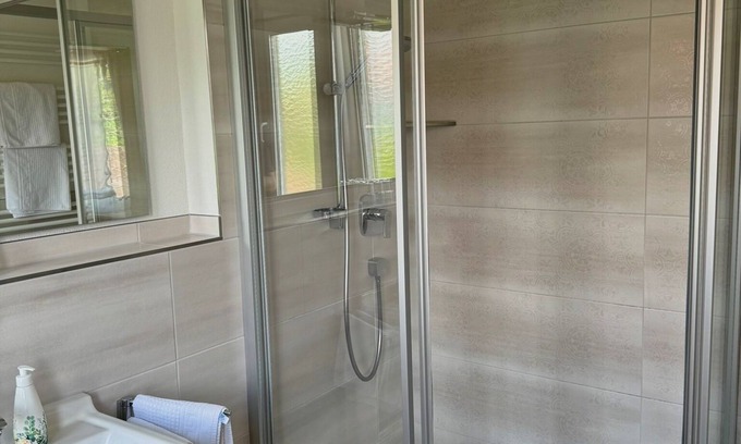 Hagnau Apartment | Double Room with Lake View, Balcony and Wi-Fi