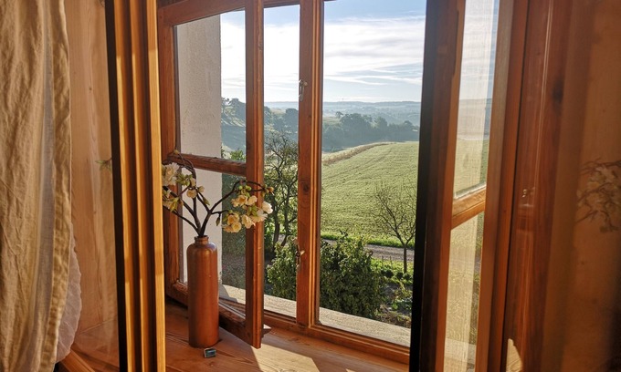 Oppurg Apartment | Cozy Double Room for Two with Oceanfront Views in Oppurg