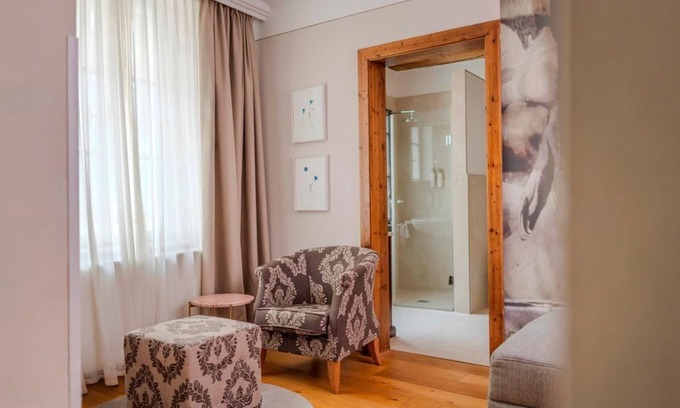 City Centre Salzburg House | Relaxing Double Room for Solo Travelers - Boutiquehotel Amadeus