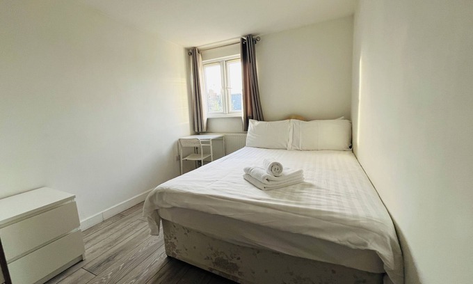 Tottenham Apartment | Double room in attractive modern Victorian House