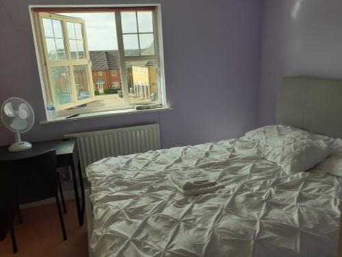 Whittington House | Cozy Double Room at Honiton House with Hot Tub & Breakfast