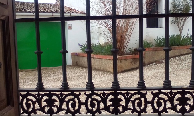 Corteconcepcion Apartment | Cozy Double Room No. 6 with Shared Kitchen Access