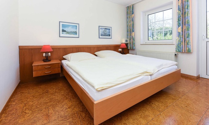 Esens Cottage | Oceanfront Double Room at Hotel-Pension Störtebeker