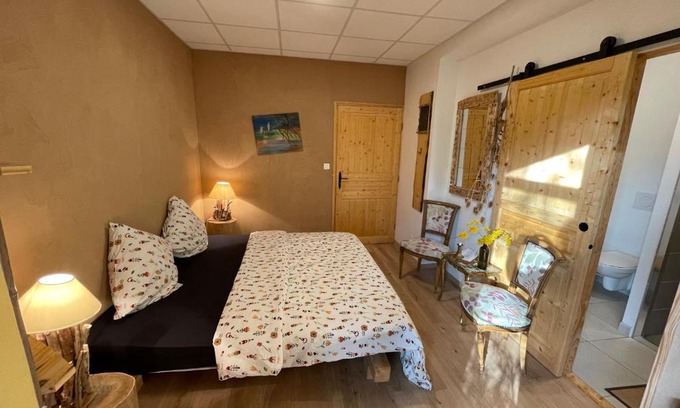 Beaugies-sous-Bois Bed & Breakfast | Cozy Double Room on Farm with Kitchen and Family Amenities