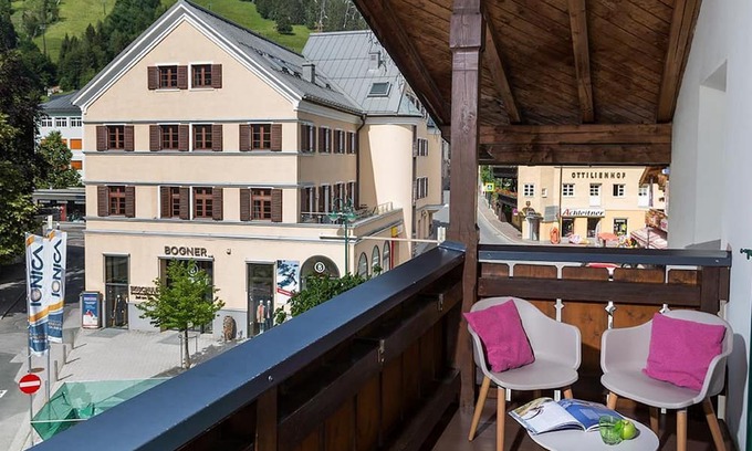 Zell am See Hotel | Deluxe Double Room with Spa and Pool at Zum Hirschen