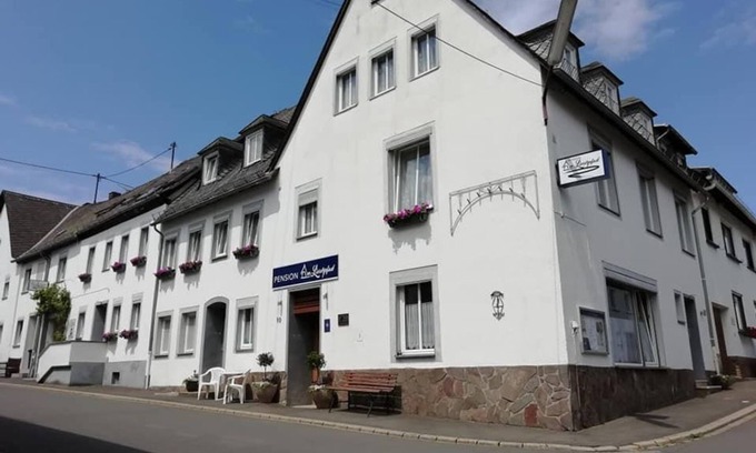 Manderscheid Cottage | Comfortable Double Room with Breakfast at Pension am Lieserpfad