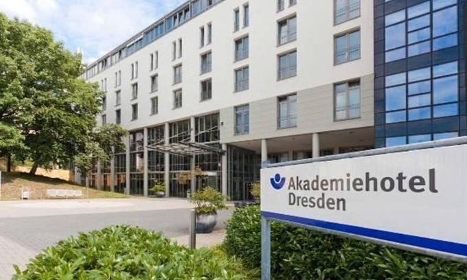 Hellerberge House | Cozy Double Room with Spa and Ocean View at Akademiehotel