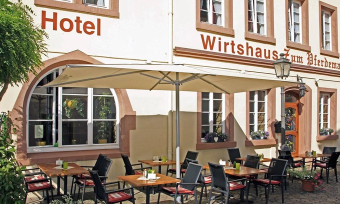 Saarburg House | Double Room Shower / WC - Hotel-Restaurant Wirtshaus Zum Pferdemarkt