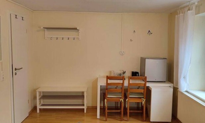 Kreuzweiler Bed & Breakfast | Comfortable Triple Room with TV - Thorn Castle Awaits
