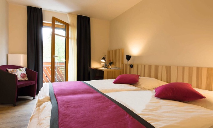 Eggolsheim House | Cozy Double Room with Balcony at Brewery-Gasthof Pfister