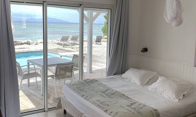 Grand-Bourg Hotel | Sea View Double Room with Private Bathroom & Pool Access