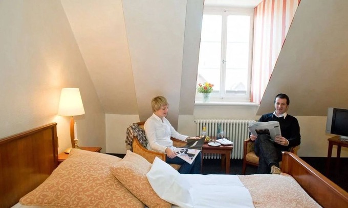 Freiburg im Breisgau Apartment | Cozy Double Room with Breakfast & Family-Friendly Amenities
