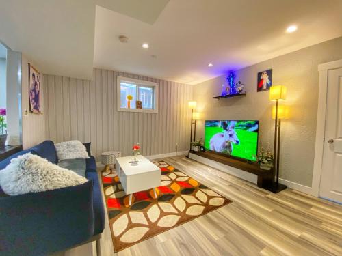 Radisson Heights - Albert Park House | Welcoming 2BR Basement Suite Minutes from Downtown
