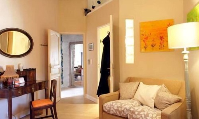 Montolieu Bed & Breakfast | Comfortable Double Room with Ensuite Shower & Breakfast