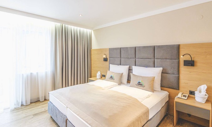 Steeg House | Elegant Double Room at Hotel Styrolerhof KG - Pet Friendly