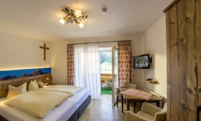 Nesselwaengle Apartment | Double room with balcony - Apartments and Pension Mariandl