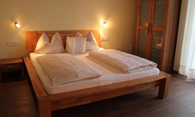 Brauneberg Apartment | Cozy Double Room with Balcony at Weingut Gehlen-Cornelius