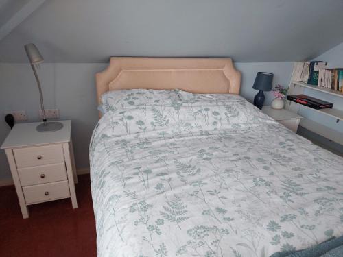 Worthing Bed & Breakfast | Cozy Double Room in Tranquil Private House – Rated 9.5/10