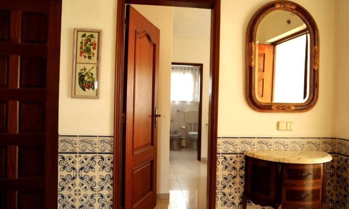 Ameijeira Cottage | Cozy Double Room with Private Bath and Family-Friendly Perks