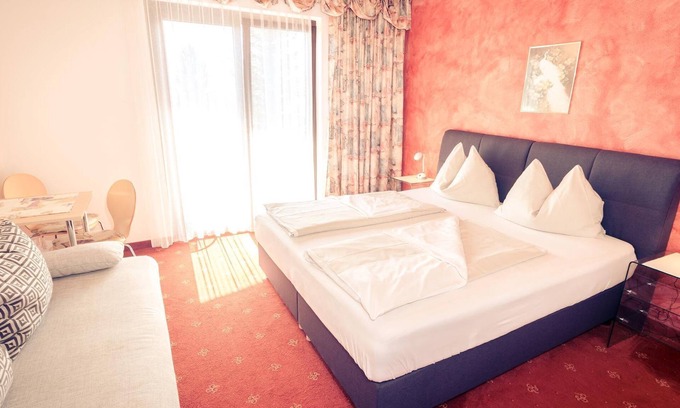 Faak am See Apartment | Double room with shower/WC and balcony - Pension - Ferienhäuser Waldruh -