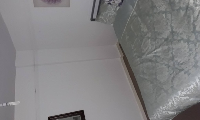 Birmingham House | Budget-Friendly Double Room with Shared Bathroom