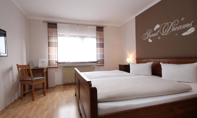 Plutscheid Bed & Breakfast | Comfortable Double Room with Ocean View – Gasthaus-Pension