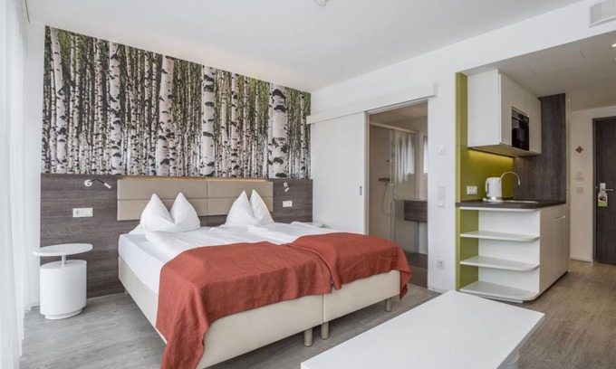 Itzling Bed & Breakfast | Cozy Double Room with Shower at Eco Suite Hotel