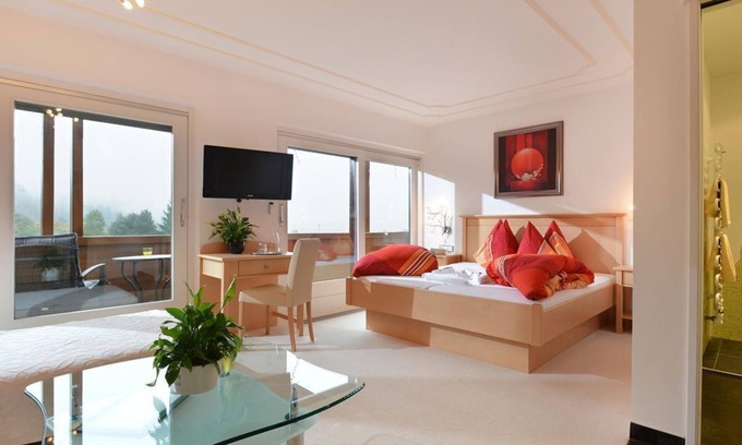 Ellmau Cottage | Relaxing Double Room with Balcony & Kaiser View at Bettina