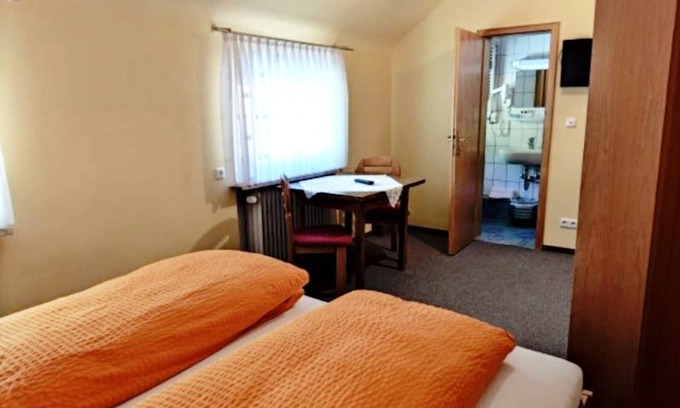 Beerfelden Cottage | Guest Rated 10/10: Double Room at Gasthaus Zum Pälterwald