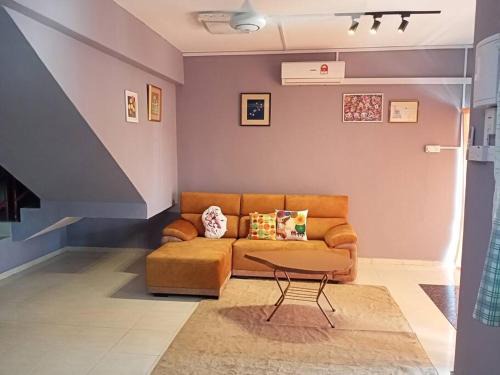 Sungai Baru Tengah House | Cozy Double Storey Homestay in Pengkalan Balak