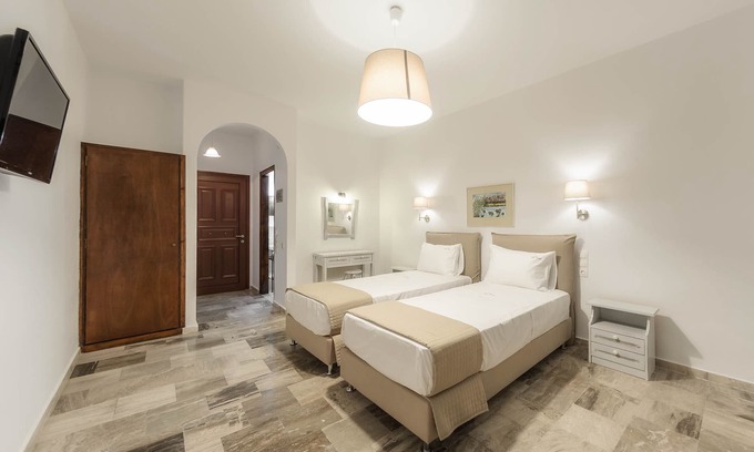 Kalamaki Apartment | Cozy Double Studio with Terrace, Pet Friendly & Pool Access