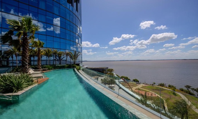 Cristal Hotel | Relax at DoubleTree by Hilton Porto Alegre with Ocean View