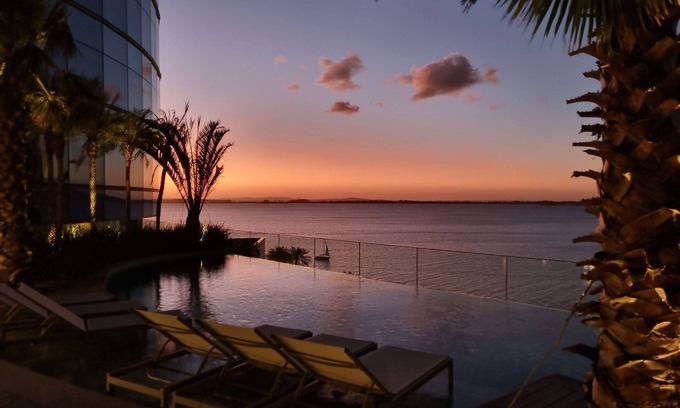 Cristal Hotel | Explore DoubleTree by Hilton Porto Alegre with Pool & Spa