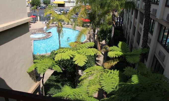 Buena Park Hotel | Discover DoubleTree by Hilton Buena Park: Family-Friendly Retreat
